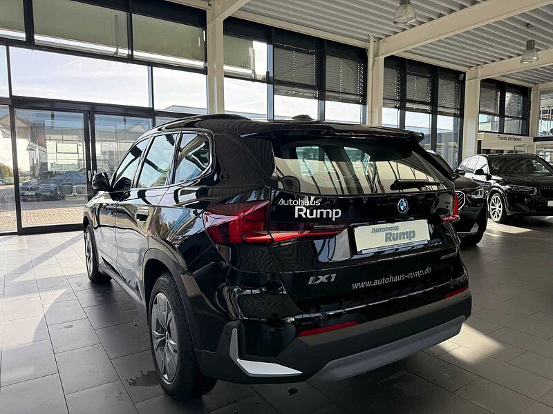 BMW iX1 eDrive20 | NAVI | KAMERA | PARKASSISTENT | SHZ