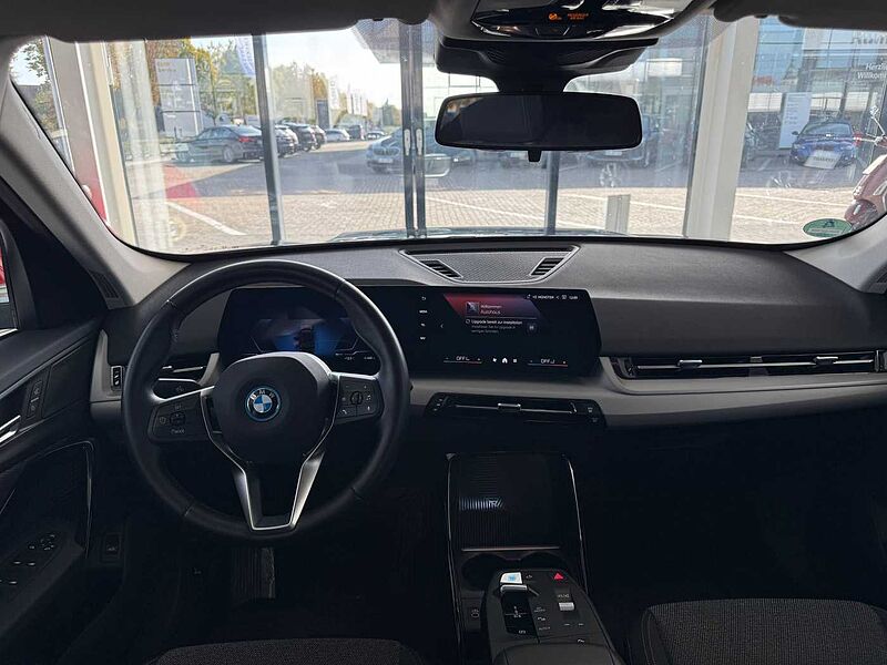 BMW iX1 eDrive20 | NAVI | KAMERA | PARKASSISTENT | SHZ