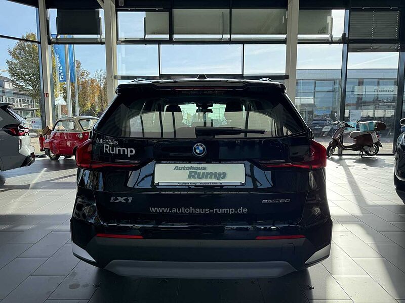 BMW iX1 eDrive20 | Navi | LED | SHZ| Kamera | Parkassistent