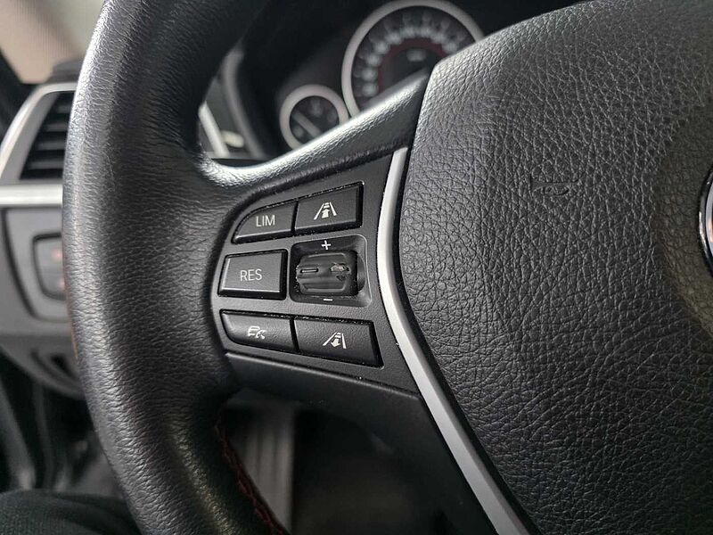 BMW 320i Sportline 1.Hand/Auto. /Navi/AHK/Leder/RFK