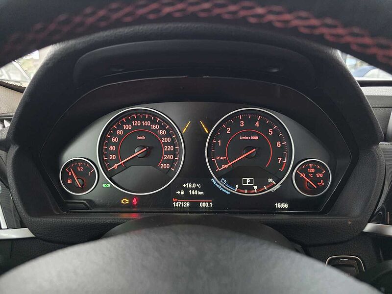 BMW 320i Sportline 1.Hand/Auto. /Navi/AHK/Leder/RFK
