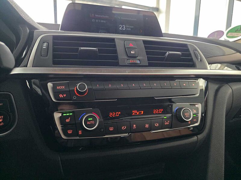 BMW 320i Sportline 1.Hand/Auto. /Navi/AHK/Leder/RFK