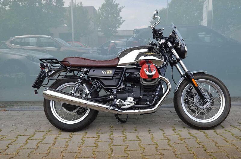 Moto Guzzi V7 III Anniversario No. 426/1000