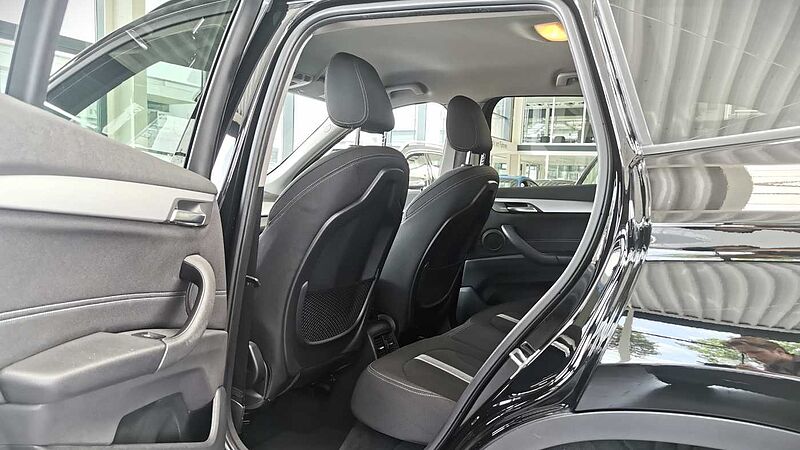 BMW X1 sDrive18i Aut. Interieur Sport, LED, PDCv+h