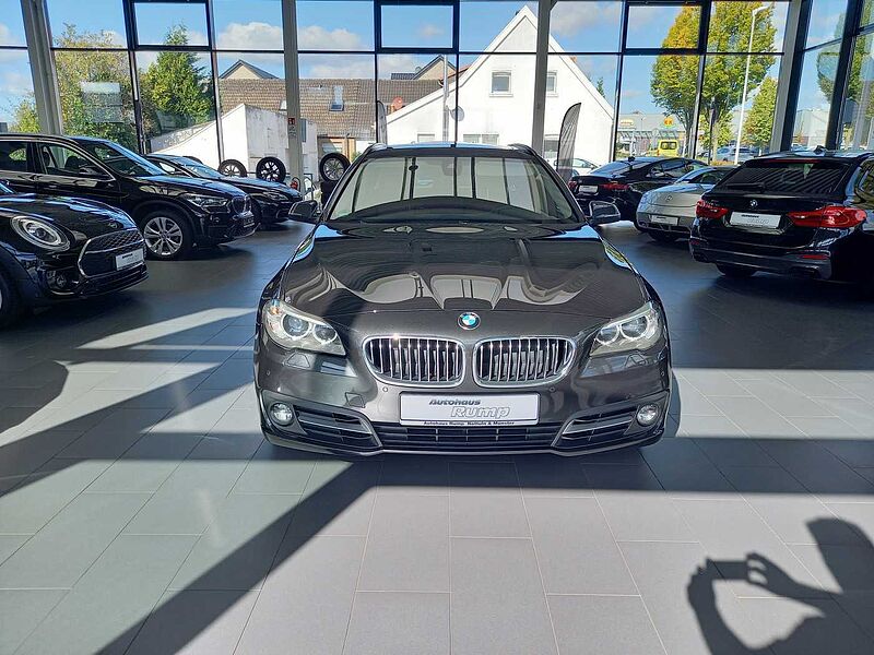 BMW 520d Touring Aut. Navi+,4-Zonen-Klima. ,Pano, AHK