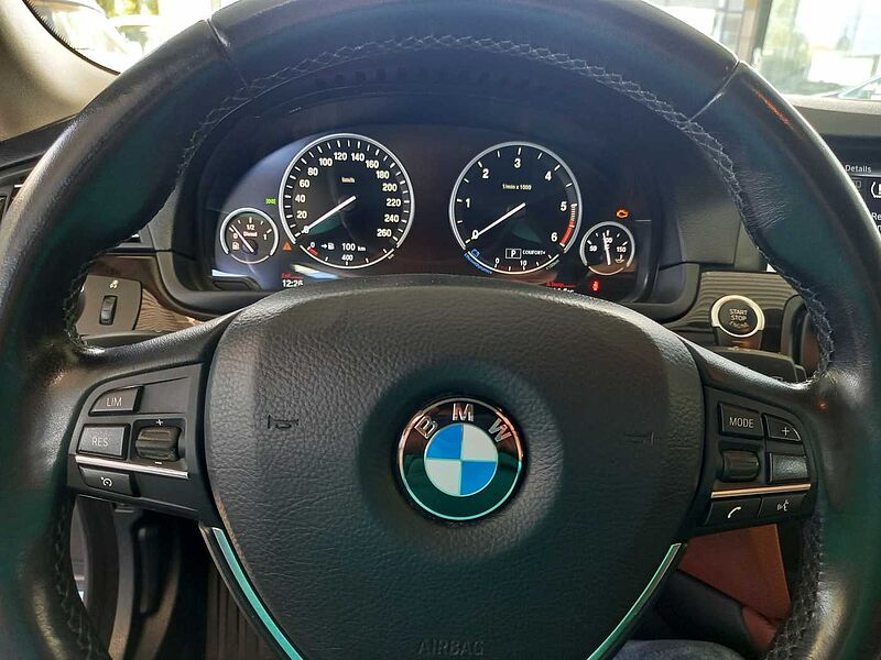 BMW 520d Touring Aut. Navi+,4-Zonen-Klima. ,Pano, AHK