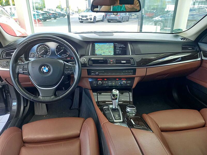 BMW 520d Touring Aut. Navi+,4-Zonen-Klima. ,Pano, AHK