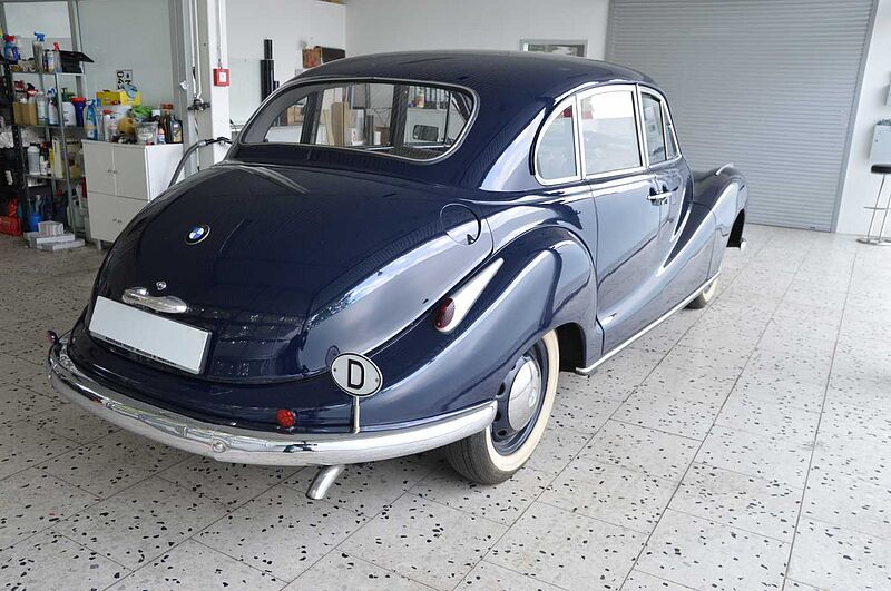 BMW 501