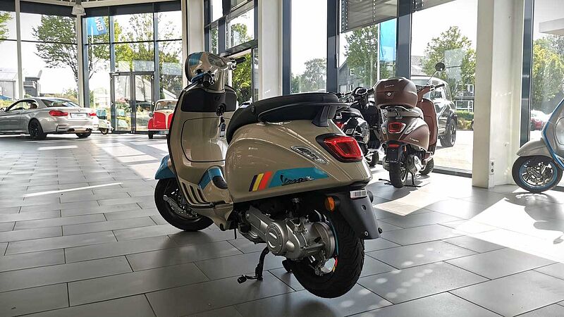 Vespa Primavera S 50 *beige* MJ 24 Cockpit