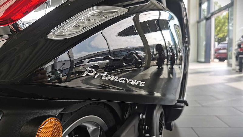 Vespa Primavera 125 *schwarz*