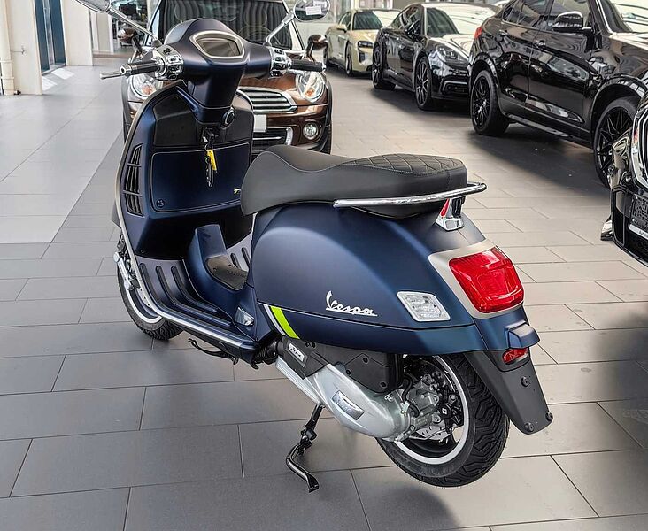 Vespa GTS 125 Super *schwarz*