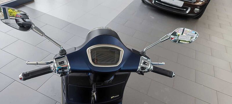 Vespa GTS 125 Super *schwarz*