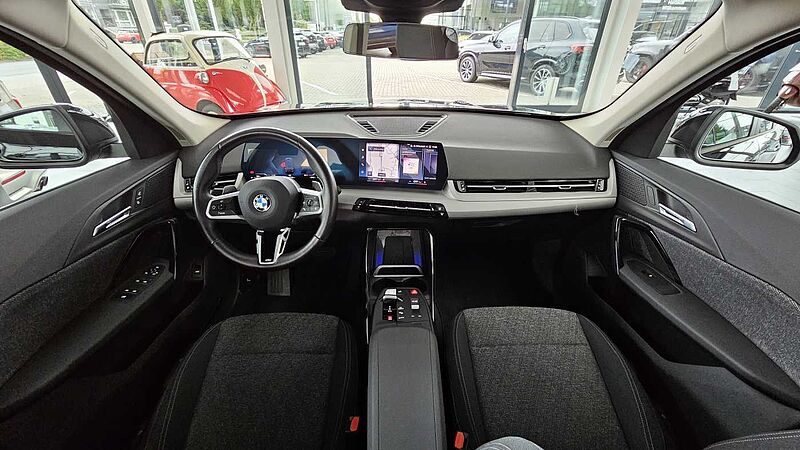 BMW X1 sDrive18i AHK | SHZ | Adap. LED | ACC