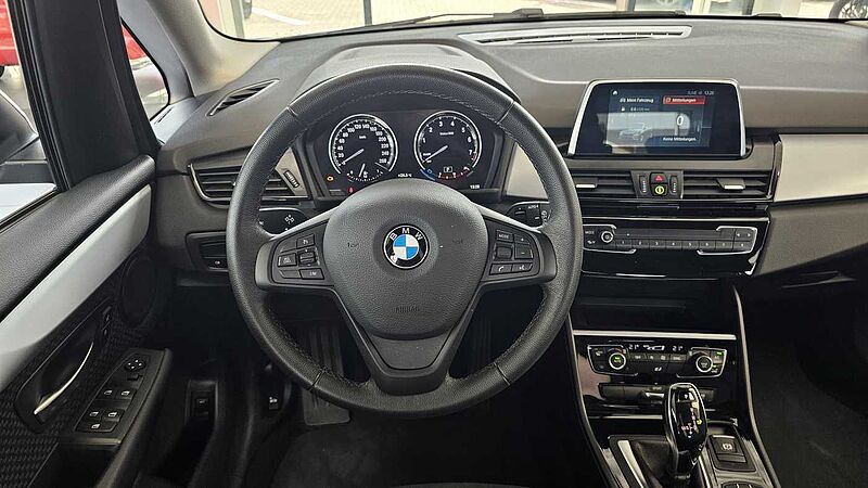 BMW 218i Active Tourer Aut. Advantage AHK | LED | NAVI